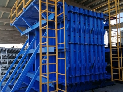 Molde Vertical Tipo Batería para Muros Prefabricados – Irak
